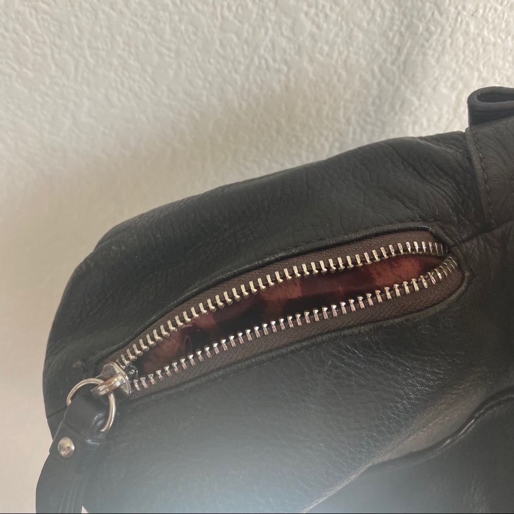 B. Makowsky Black Leather Shoulder Bag Cheetah - Picture 8 of 9